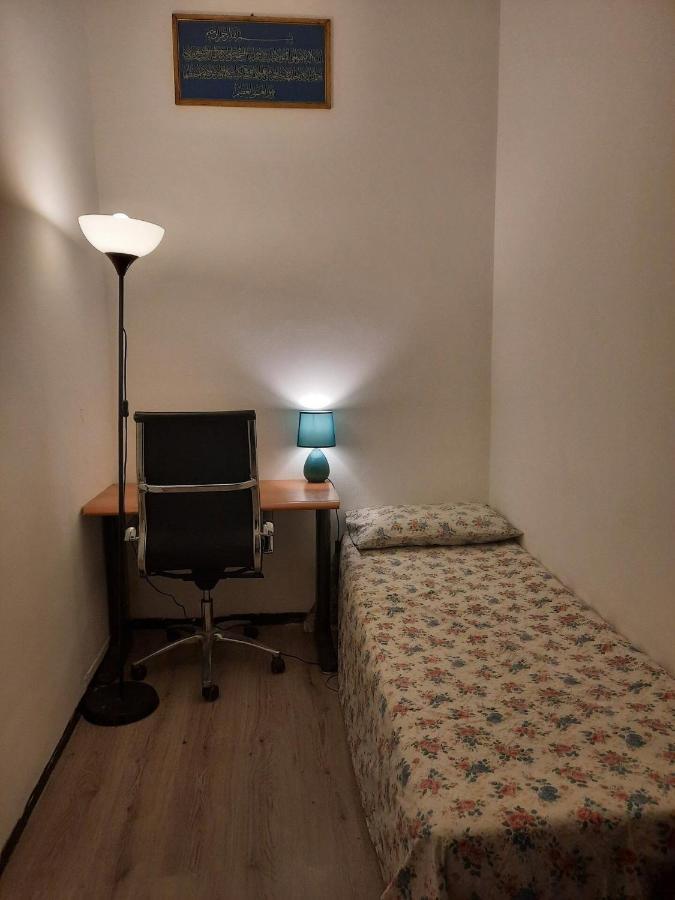 Nice And Quiet Accommodation In The City Center Milan Exterior photo